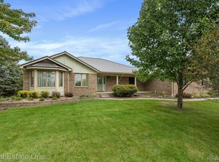 22221 McPhall Rd, Armada, MI 48005
