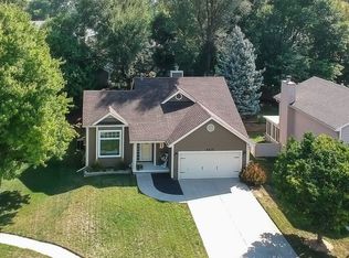 4515 89th St, Urbandale, IA 50322