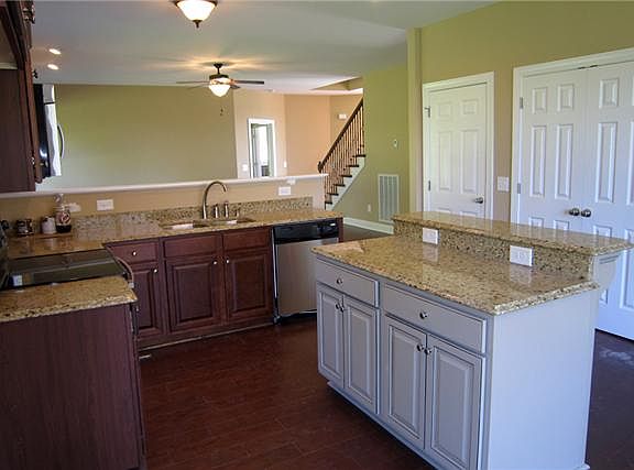 3rd image of 1020 Sierra Gorda Dr Lot 18
