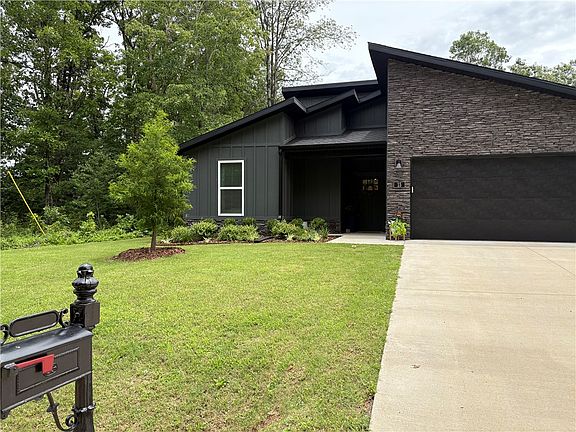 3rd image of 15 Exminster Ln