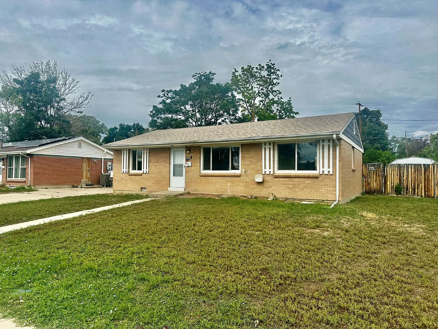 3 bed, 1.0 bath, 1000 sqft, $2,200 — Photo 2