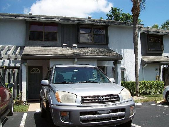 3rd image of 4948 NW 82nd Ave
