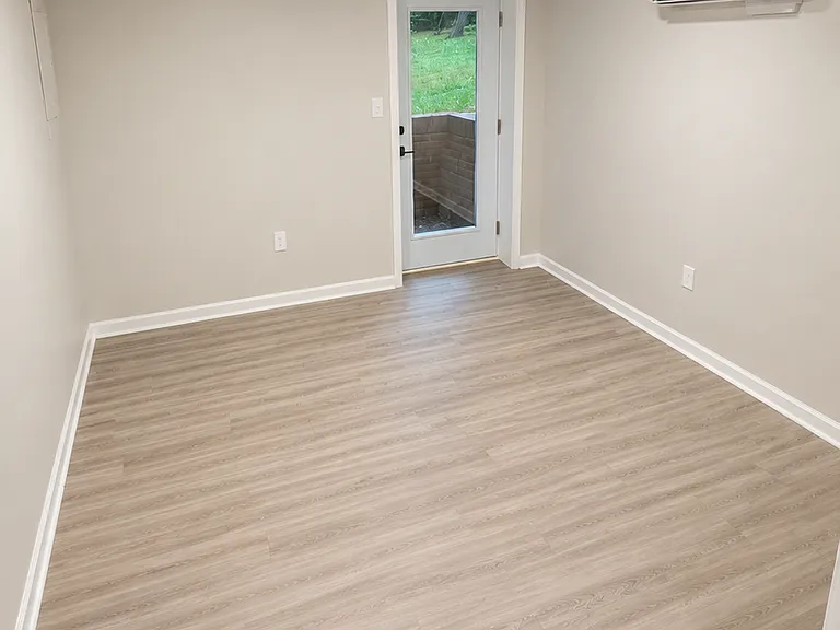 703 Oak Creek Rd — Photo 20