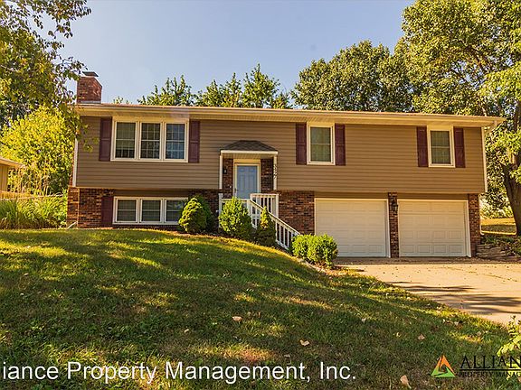 2nd image of 3427 Woods Dr