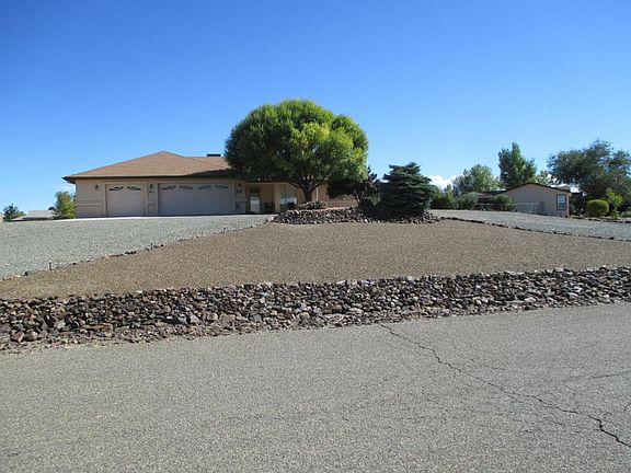 5th image of 812 Sycamore Ln