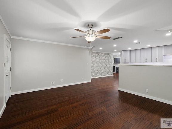 4th image of 2634 E Dunkin Cir