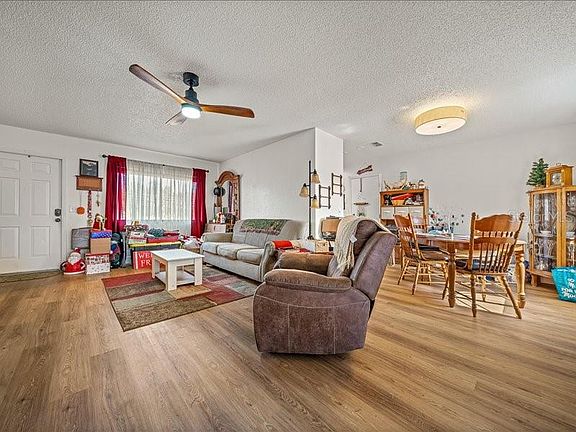 5th image of 543 Silver Course Ct