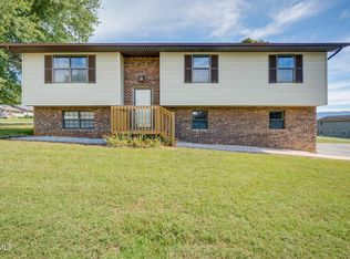 214 Englewood Ave, Mount Carmel, TN 37645