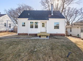 3912 Center St, Des Moines, IA 50312