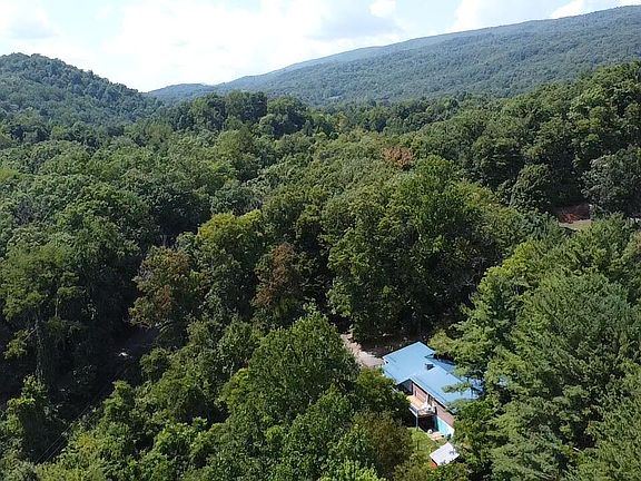 4th image of 796 Piney Mountain Rd