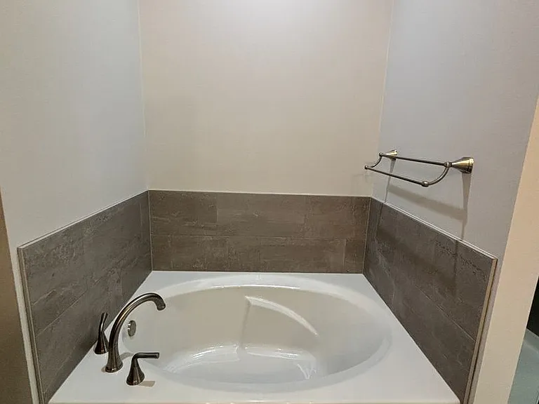 520 Half Moon Ct — Photo 9