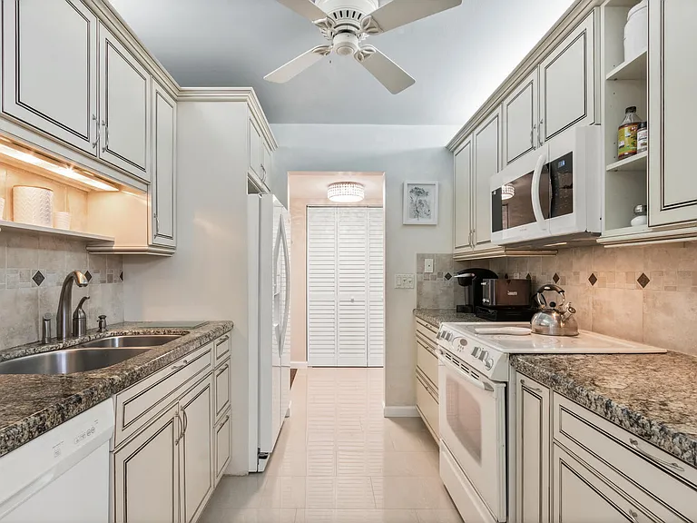 5440 N Ocean Dr #505 — Photo 6
