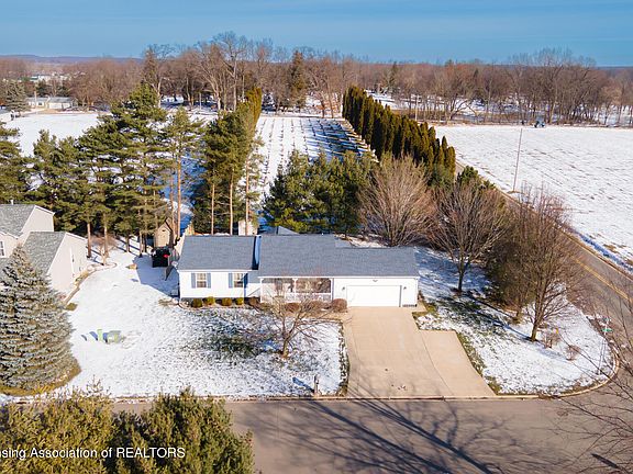 2nd image of 951 Deerwood Ln