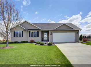 N9432 Hunter St, APPLETON, WI 54915