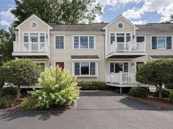 235 Carver Rd APT 7, Plymouth, MA 02360