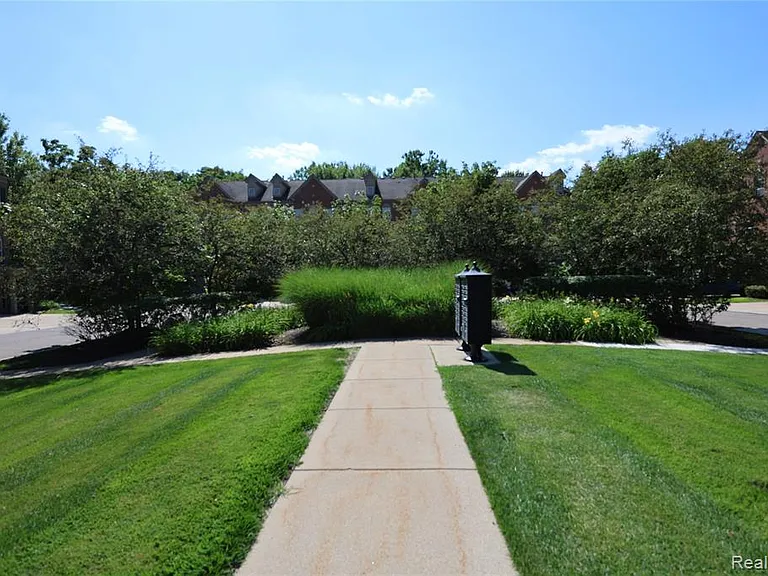 39460 Springwater Dr — Photo 37