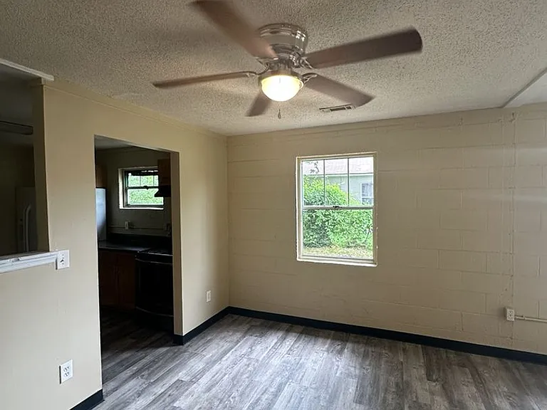 1529 Mountain View Ct — Photo 5