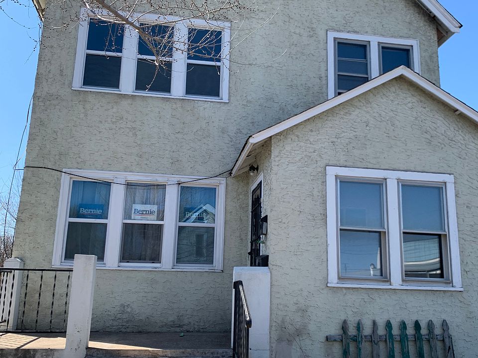 1st image of 2550 University Ave NE