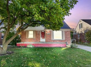 33561 Forest St, Wayne, MI 48184
