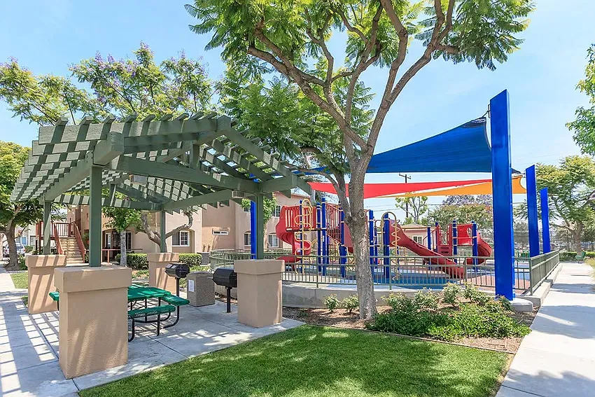 Paseo Village — Photo 4