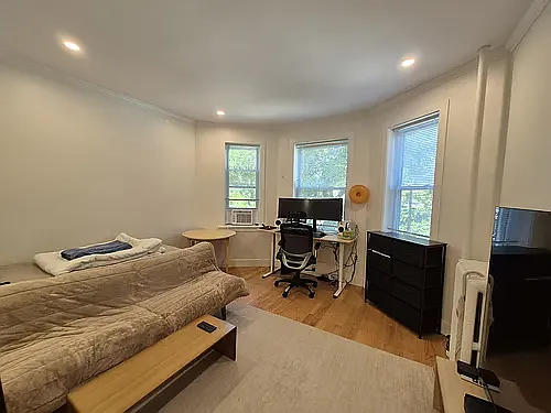 94 Queensberry St. — Photo 22