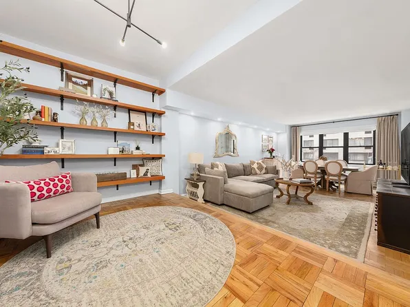 301 E 48th St APT 2G, New York, NY 10017
