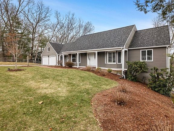 2nd image of 102 Spring Ln