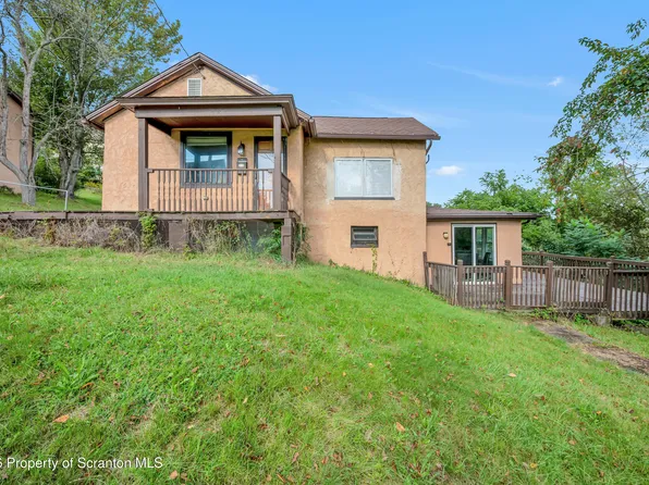 105 Division St, Mayfield, PA 18433