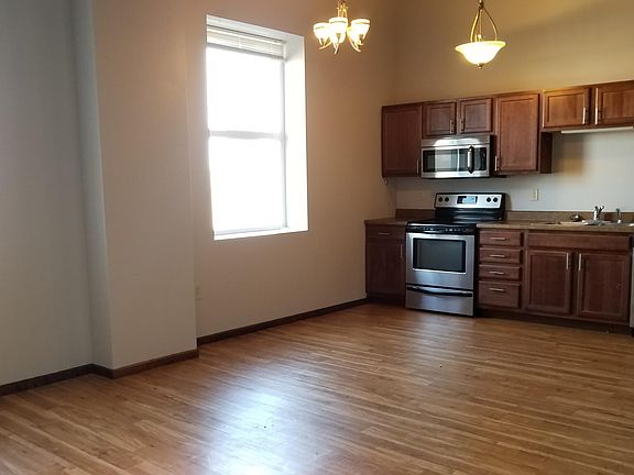 Wide open floor plan with plenty of space