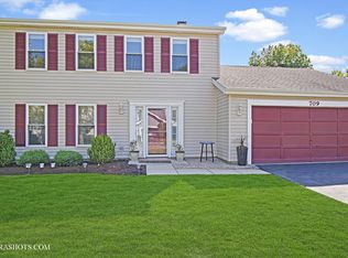 709 Gardenia Ln, Bartlett, IL 60103