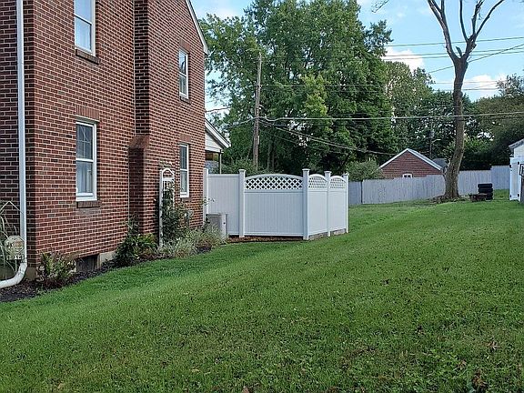 2nd image of 1914 Easton Ave