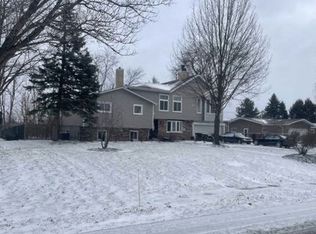 1717 Roslyn Rd, Roselle, IL