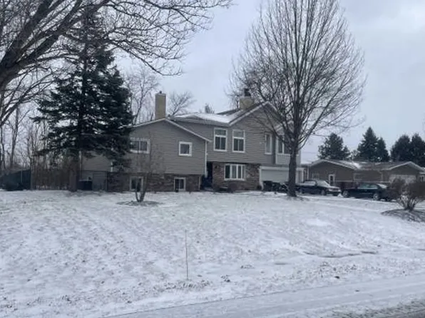 1717 Roslyn Rd, Roselle, IL 60172