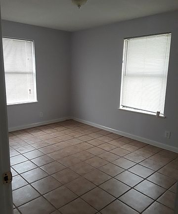 2nd image of 1418 Longhorn Dr