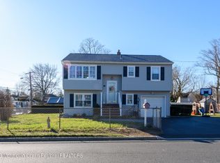 215 Thompson Ave, Middletown, NJ 07748