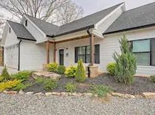 413 Sneaking Creek Dr, Hayesville, NC 28904