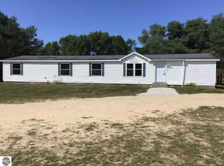 9338 Valley Rd NW, Rapid City, MI 49676