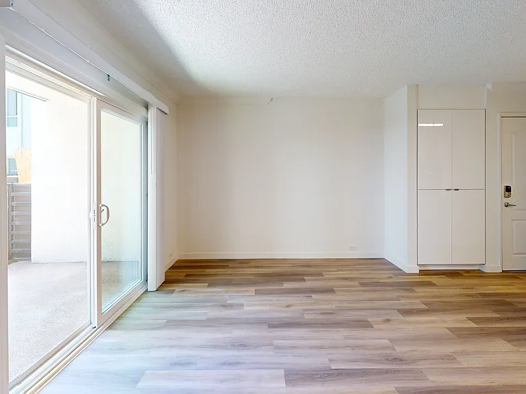 Eight 80 Newport Beach — Photo 46