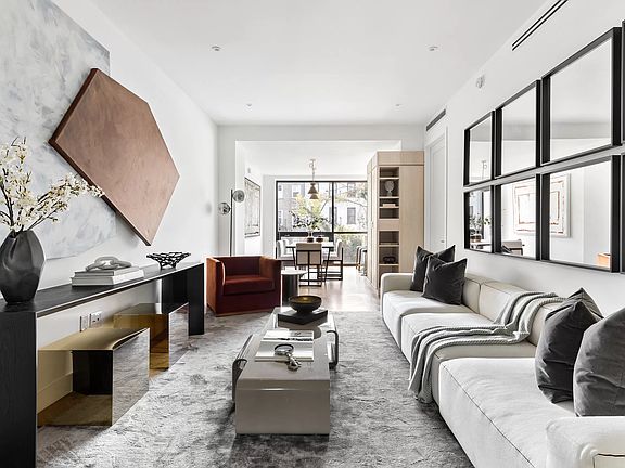 2nd image of 404 De Graw St #2
