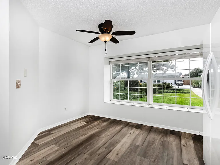 145 Riverwalk Ct — Photo 9