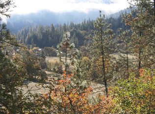 253 Old Ferry Rd, Shady Cove, OR 97539