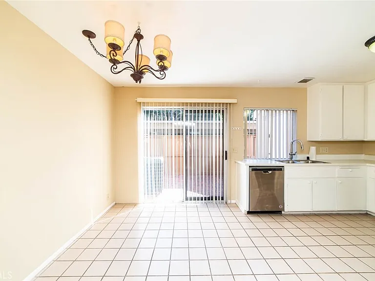 24 Elderglen — Photo 10