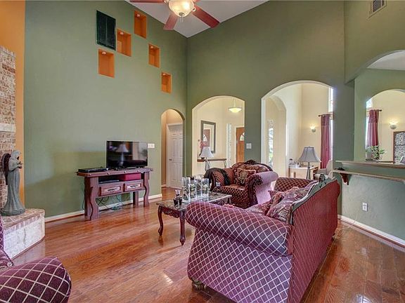4th image of 5101 Knight Dr