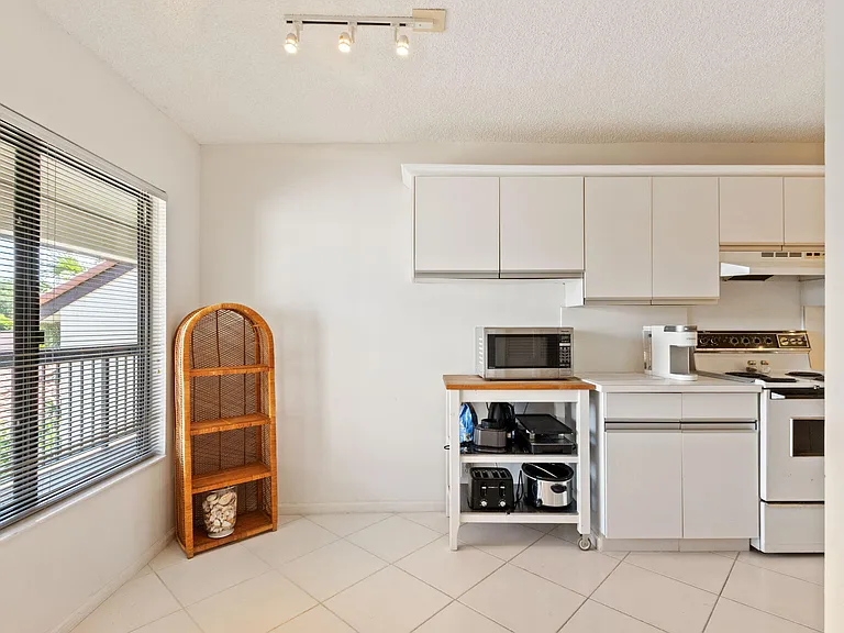 5380 Cedar Lake Dr #303 — Photo 3