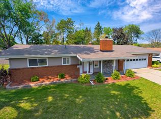 8557 Walnut Hl, Shelby Township, MI 48317