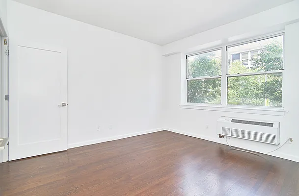 Rented by REAL New York | media 24