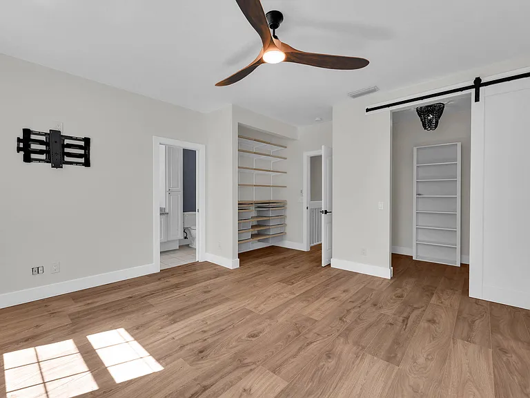 228 Murray Ct — Photo 15