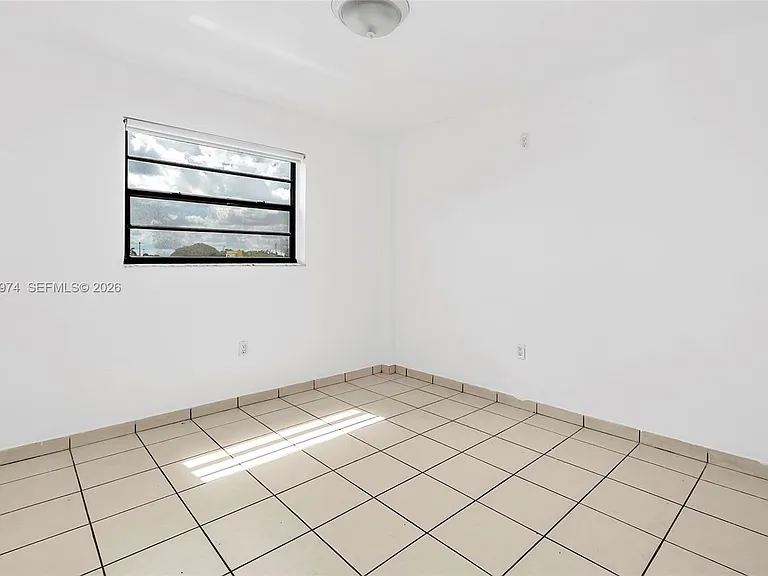 3945 SW 89th Ave #201 — Photo 8