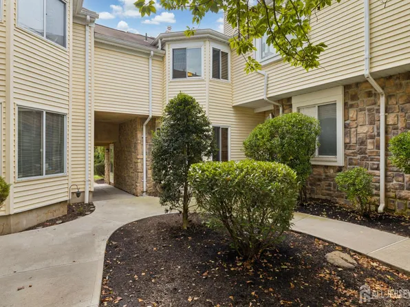 1074 Schmidt Ln, North Brunswick, NJ 08902