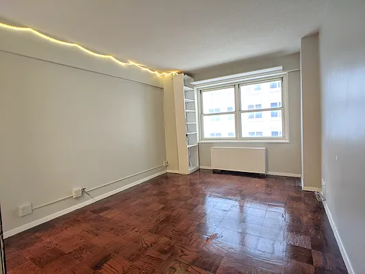 Rented by Mirador Real Estate | media 31